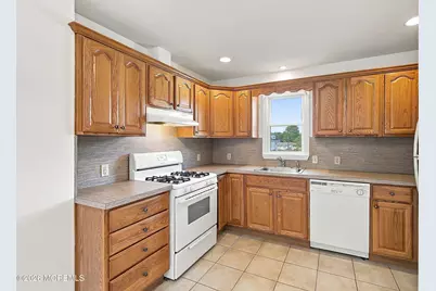 806 Fischer Boulevard, Toms River Township, NJ 08753 - Photo 18