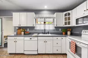 36A Dag Hammarskjold Blvd, Freehold, NJ 07728 - Photo 14