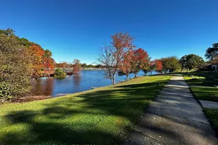 106 E Edinburgh Ln, Lakewood, NJ 08701 - Photo 2
