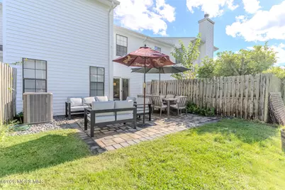 33 Farragut Square, Freehold, NJ 07728 - Photo 20