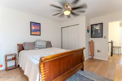 33 Farragut Square, Freehold, NJ 07728 - Photo 10