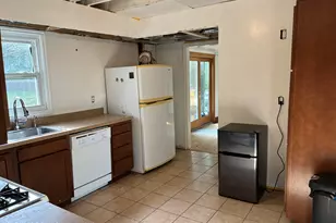 15 Allston Rd, Kendall Park, NJ 08824 - Photo 2