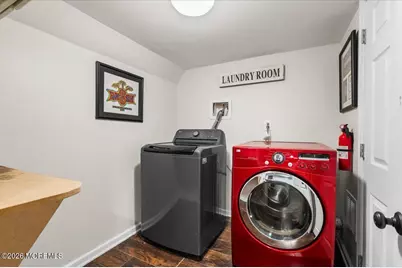 102 W Main Street, Freehold, NJ 07728 - Photo 28