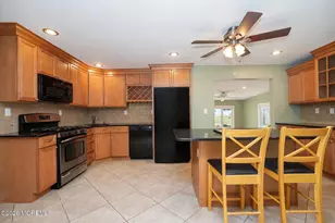 6 Lind Dr, Middletown, NJ 07748 - Photo 4