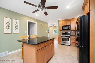6 Lind Drive, Middletown, NJ 07748 - Photo 8