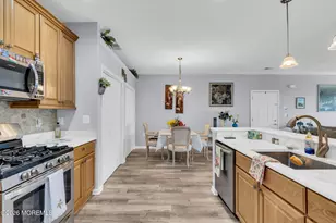 330 Sophee Ln, Lakewood, NJ 08701 - Photo 8