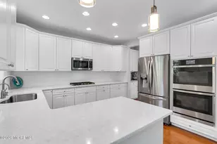 27 Bristol Rd, Manalapan Township, NJ 07726 - Photo 10