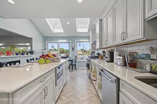 7 Leeward Ct, Oceanport, NJ 07757 - Photo 4