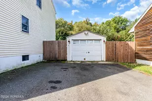 652 Brookside Dr, Belford, NJ 07718 - Photo 46