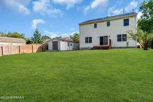 652 Brookside Dr, Belford, NJ 07718 - Photo 42