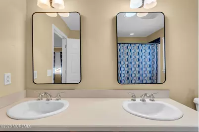 652 Brookside Drive, Belford, NJ 07718 - Photo 18
