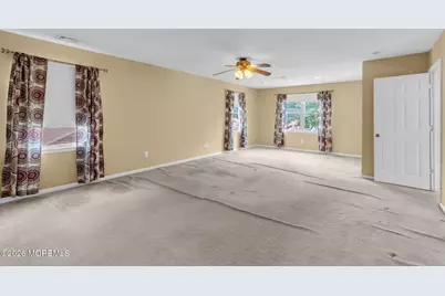 652 Brookside Drive, Belford, NJ 07718 - Photo 16