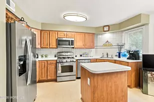 265 Marigold Ct, Toms River Township, NJ 08753 - Photo 8