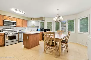 265 Marigold Ct, Toms River Township, NJ 08753 - Photo 6