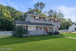 23 Barbara Ln, Oakhurst, NJ 07755 - Photo 2