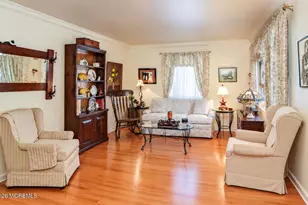 27 Alexander Ave, Freehold, NJ 07728 - Photo 6