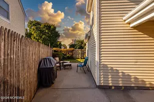 15 Hawthorne Ct, Freehold, NJ 07728 - Photo 28