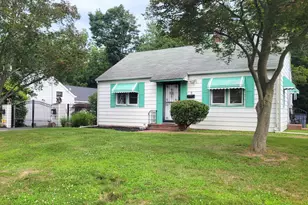 9 Holmes Terrace, Freehold, NJ 07728 - Photo 4