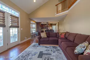 6 Christopher Ln, Hazlet Township, NJ 07730 - Photo 12