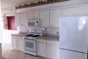 11 Sunnyfield Ln, Lakewood, NJ 08701 - Photo 2