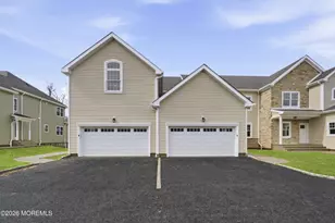18 Remington Ct, Farmingdale, NJ 07727 - Photo 1