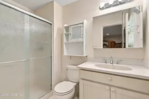 16 Morden Close, Freehold, NJ 07728 - Photo 4