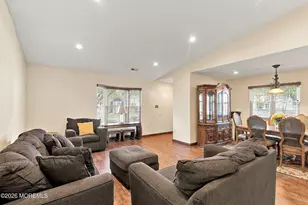 16 Morden Close, Freehold, NJ 07728 - Photo 2