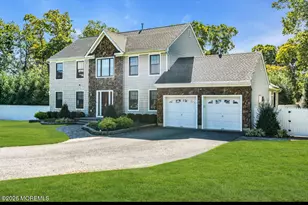 565 Mark Dr, Brick, NJ 08723 - Photo 4
