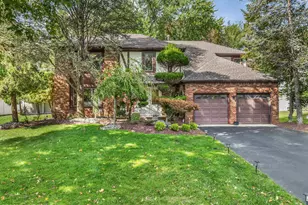 21 Windfall Ln, Marlboro Township, NJ 07746 - Photo 2