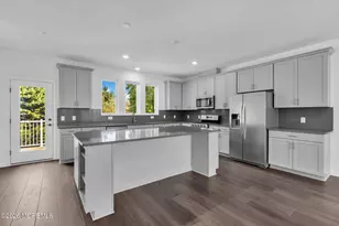 304 Shore Ct, Marlboro Township, NJ 07746 - Photo 4