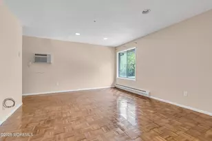 30 Meadow Green Cir, Manalapan Township, NJ 07726 - Photo 6