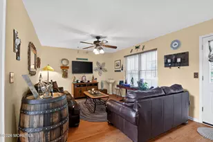 105 Hollow Oak Ln, Manahawkin, NJ 08050 - Photo 10