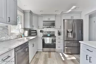 37 Mermaid Dr, Manahawkin, NJ 08050 - Photo 2