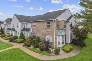 198 Franklin Pl, Morganville, NJ 07751 - Photo 2