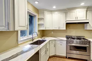 538 Oak St, Port Monmouth, NJ 07758 - Photo 12