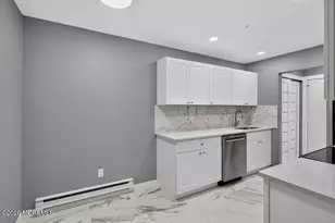 27 Meadow Green Cir, Manalapan Township, NJ 07726 - Photo 18