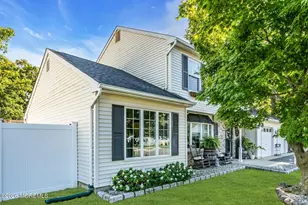 7 Pinyon St, Howell Township, NJ 07731 - Photo 2