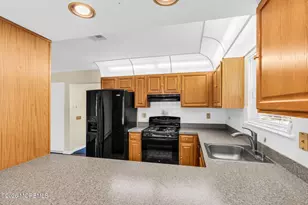 132 Chesterfield Ln, Toms River Township, NJ 08757 - Photo 16