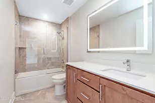 3 American Wy, Manalapan Township, NJ 07726 - Photo 16