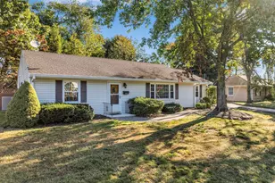 484 Apple Valley Dr, Belford, NJ 07718 - Photo 2