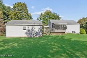 9 Ikes Ln, Manalapan Township, NJ 07726 - Photo 20