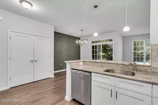 122 Sophee Ln, Lakewood, NJ 08701 - Photo 4