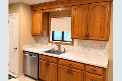 132 Amberly Drive #B, Manalapan Township, NJ 07726 - Photo 6