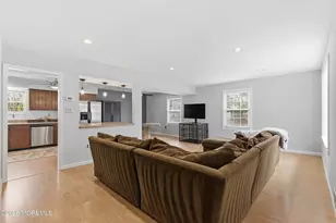 9 Bell Ct, Howell Township, NJ 07731 - Photo 4