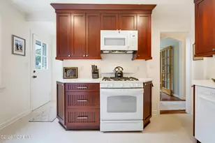 456 Brookside Ave, Oakhurst, NJ 07755 - Photo 8