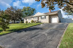135 Irwin Pl, Middletown, NJ 07748 - Photo 6