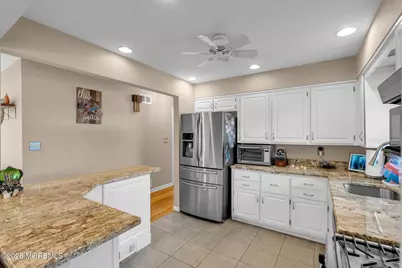 135 Irwin Place, Middletown, NJ 07748 - Photo 20