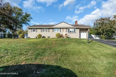 135 Irwin Place, Middletown, NJ 07748 - Photo 2