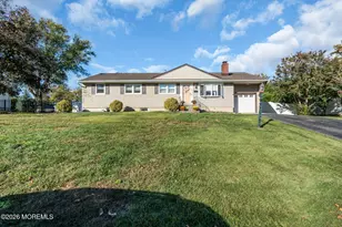 135 Irwin Pl, Middletown, NJ 07748 - Photo 2