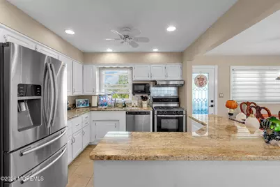 135 Irwin Place, Middletown, NJ 07748 - Photo 22
